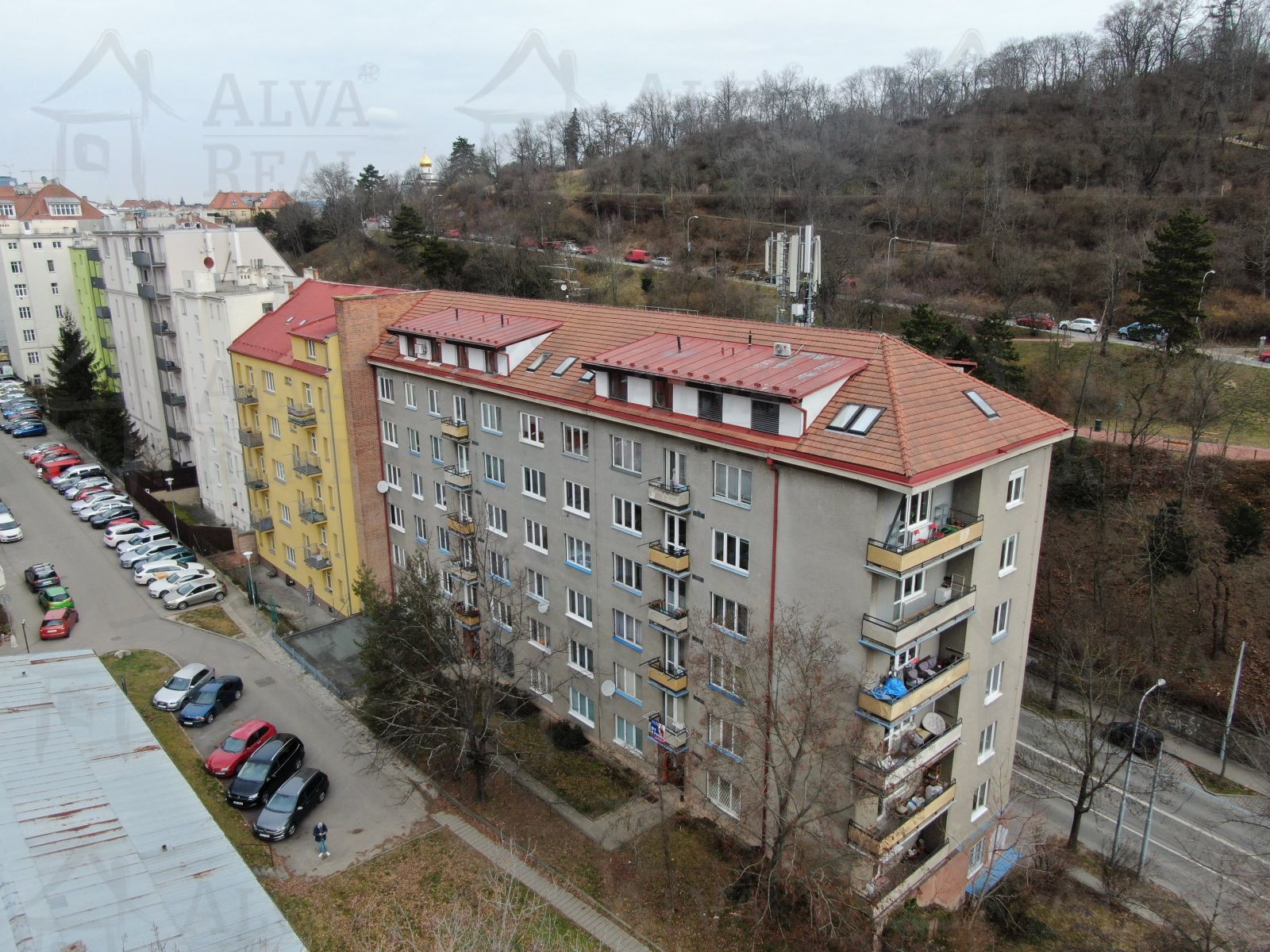 Nabízíme Vám byt v OV 2+1 ve 2. patře s balkonem v Brně na ul. Úvoz, celková plocha 56 m2, obrázek č. 1