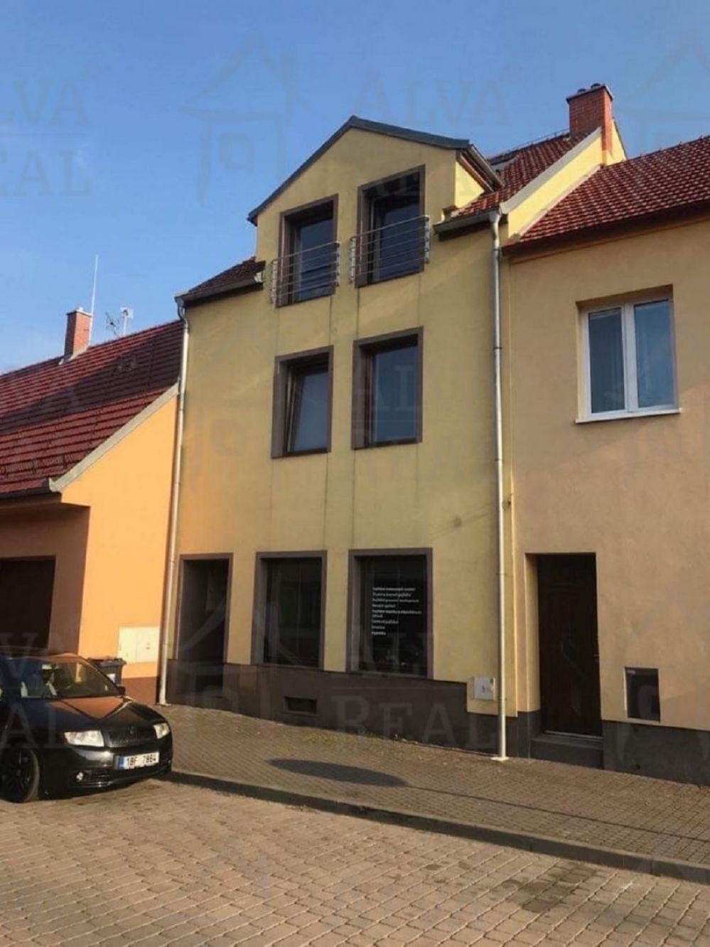 Dlouhodobý pronájem mezonetového bytu ve Slavkově u Brna na ul. Brněnská, CP 76,2 m2, terasa, sklep.