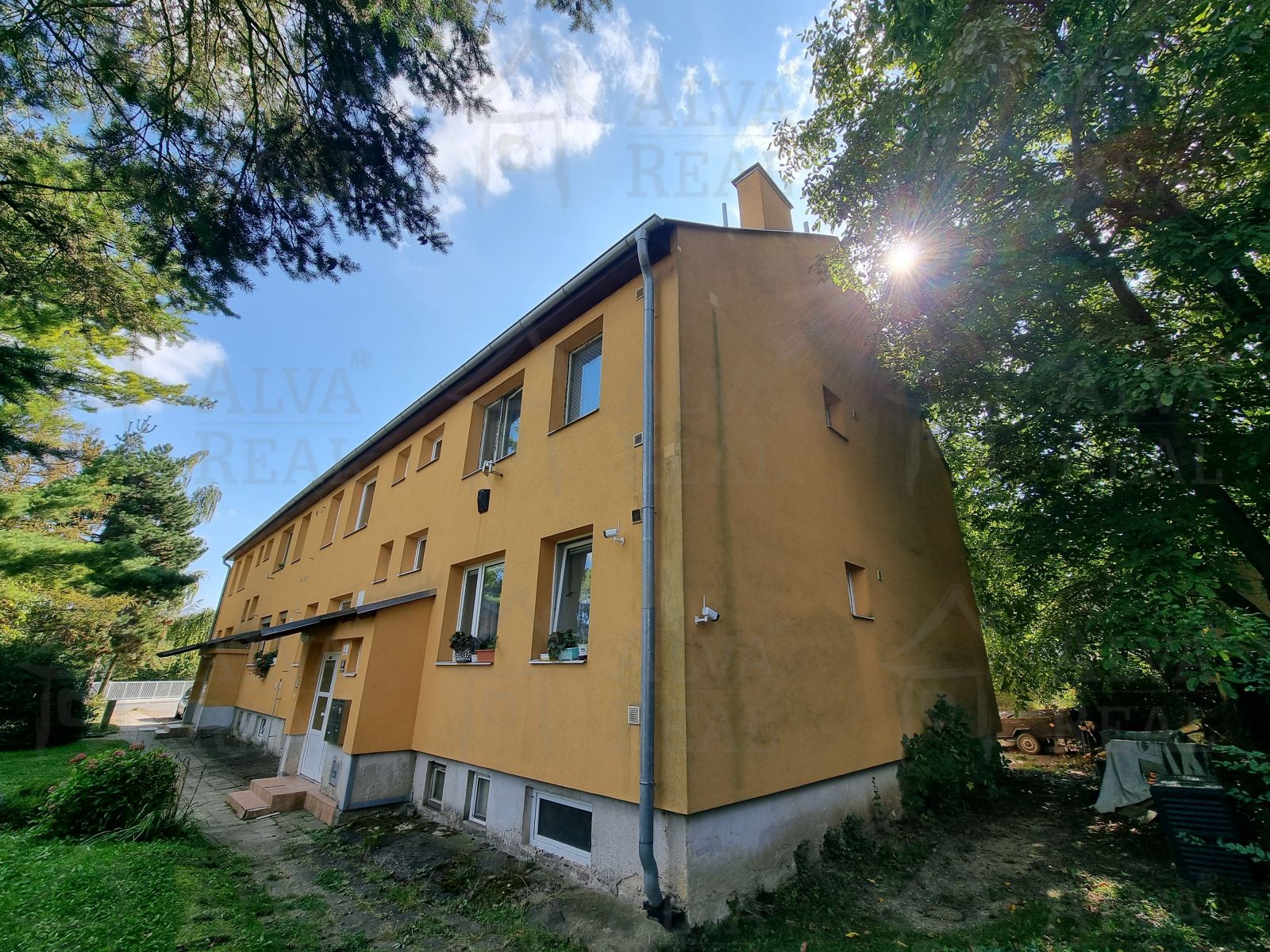 Prodej bytu 1+1 ( 2+1 ) v klidné městské části Brno - Jehnice, ul. Kleštínek, zvýšené přízemí.