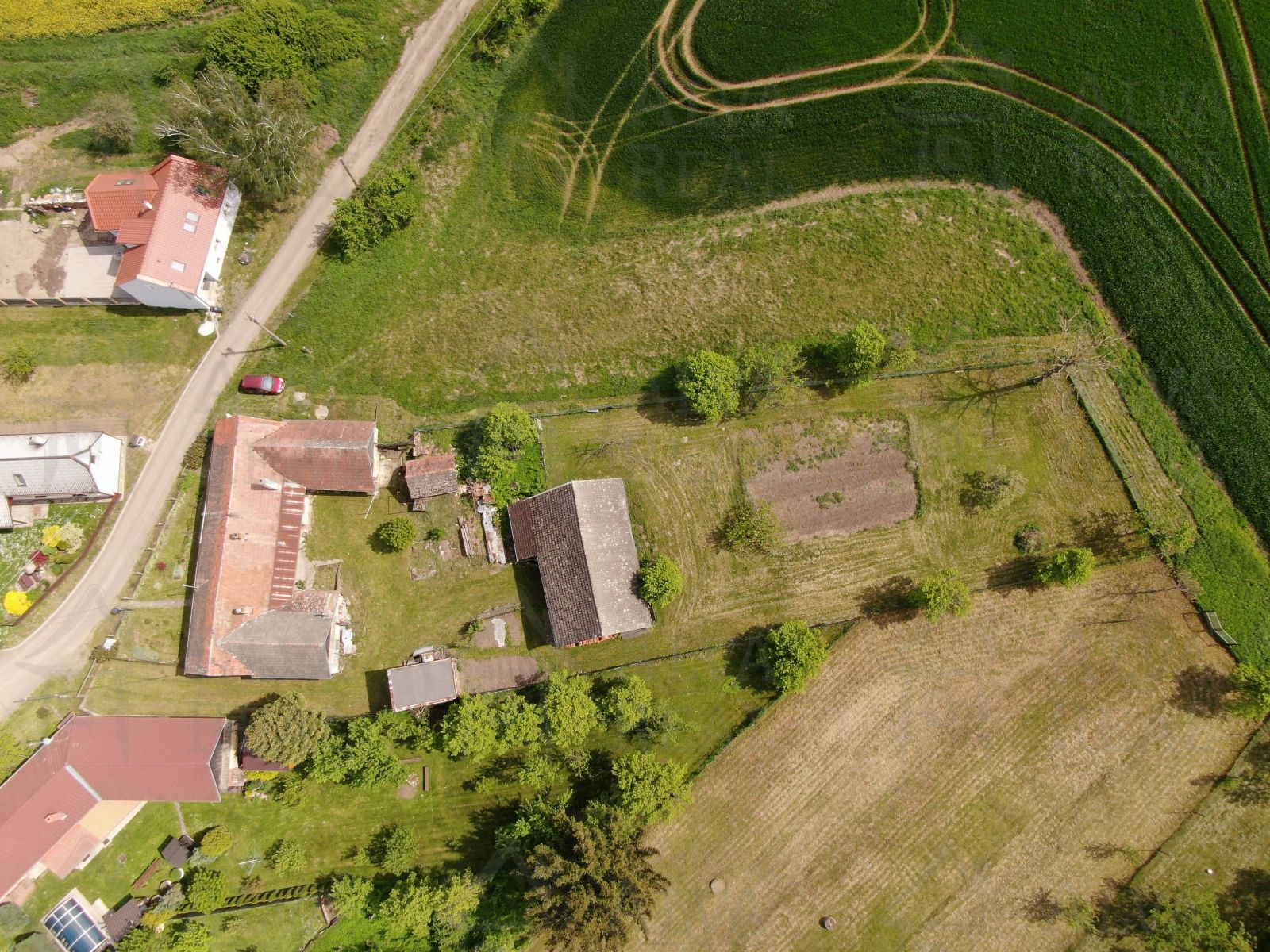 RD Honětice, CP 2.052 m2, stodola, zahrada, garáž, okraj obce, obyvatelný., obrázek č. 1