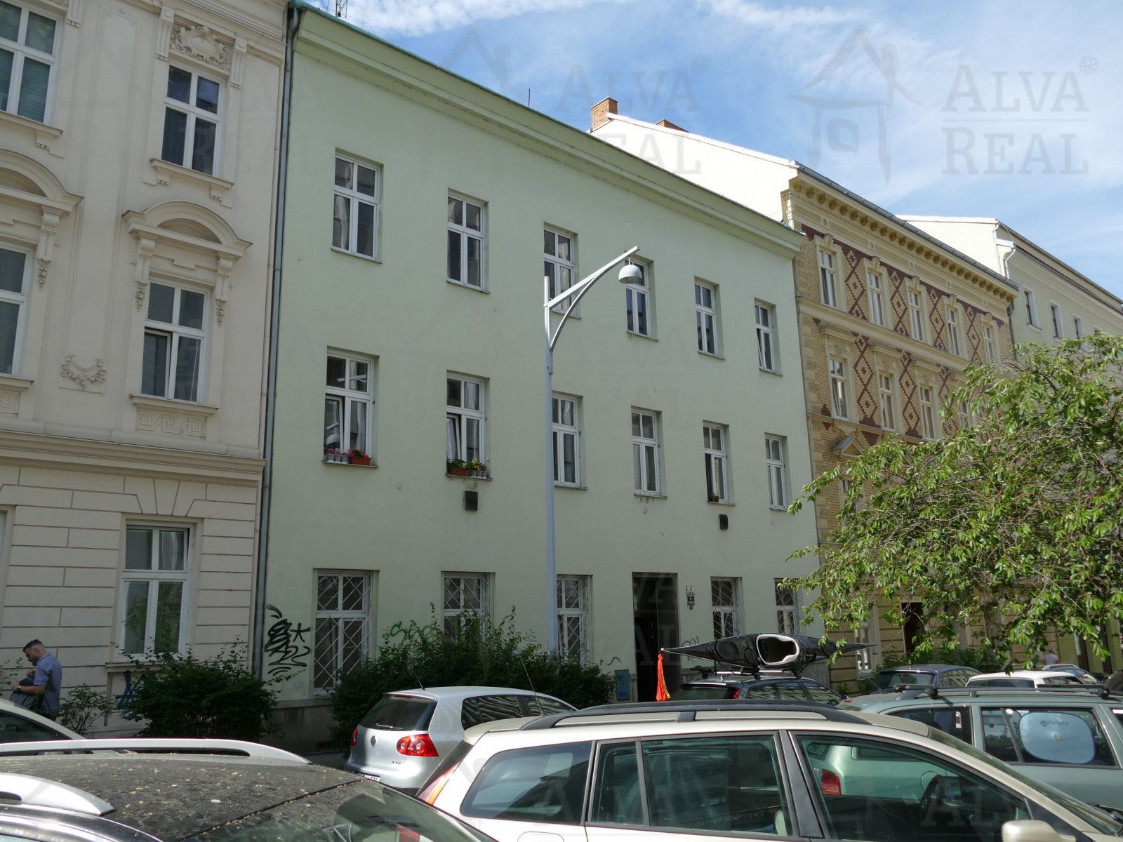 Dlouhodobý pronájem bytu 2+1 v Brně na ul. Anenská, CP 55,5 m2, možnost užívání zahrádky ve vnitrobl, obrázek č. 1
