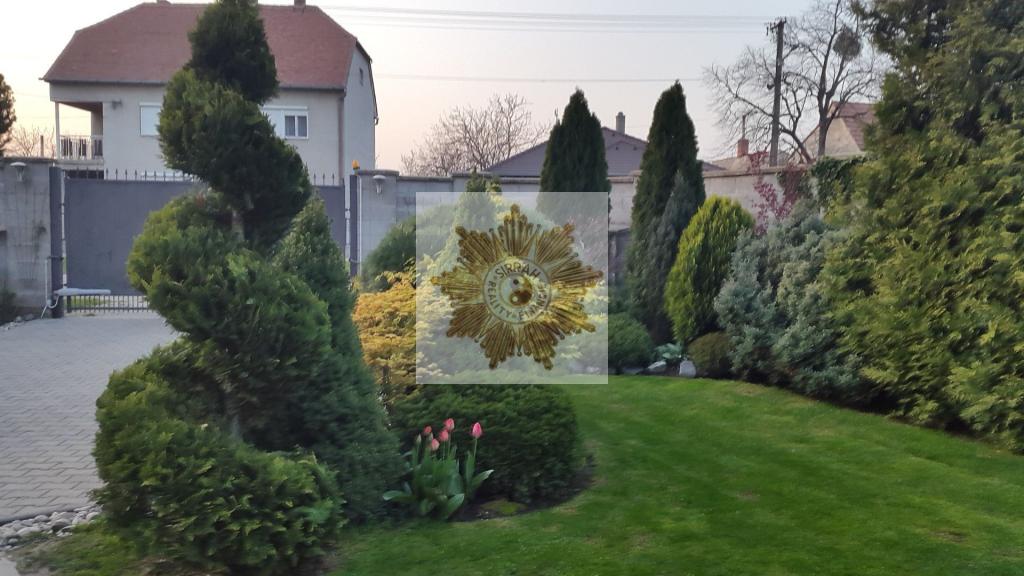 Ponúkame na predaj 2 podlažný polyfunkčný tehlový dom so záhradou a s dvomi garážami v obci Kopčany , obrázek č.55