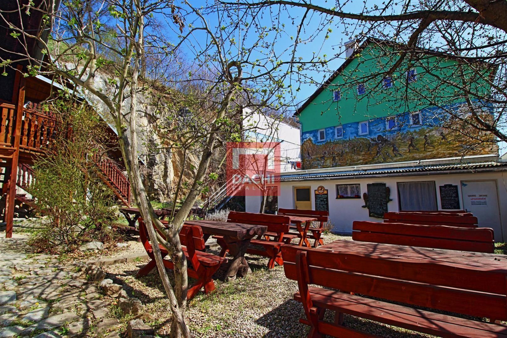Výhradní prodej penzionu se zahradní restaurací a luxusním bytem 5+1 v obci Mladeč, obrázek č. 2