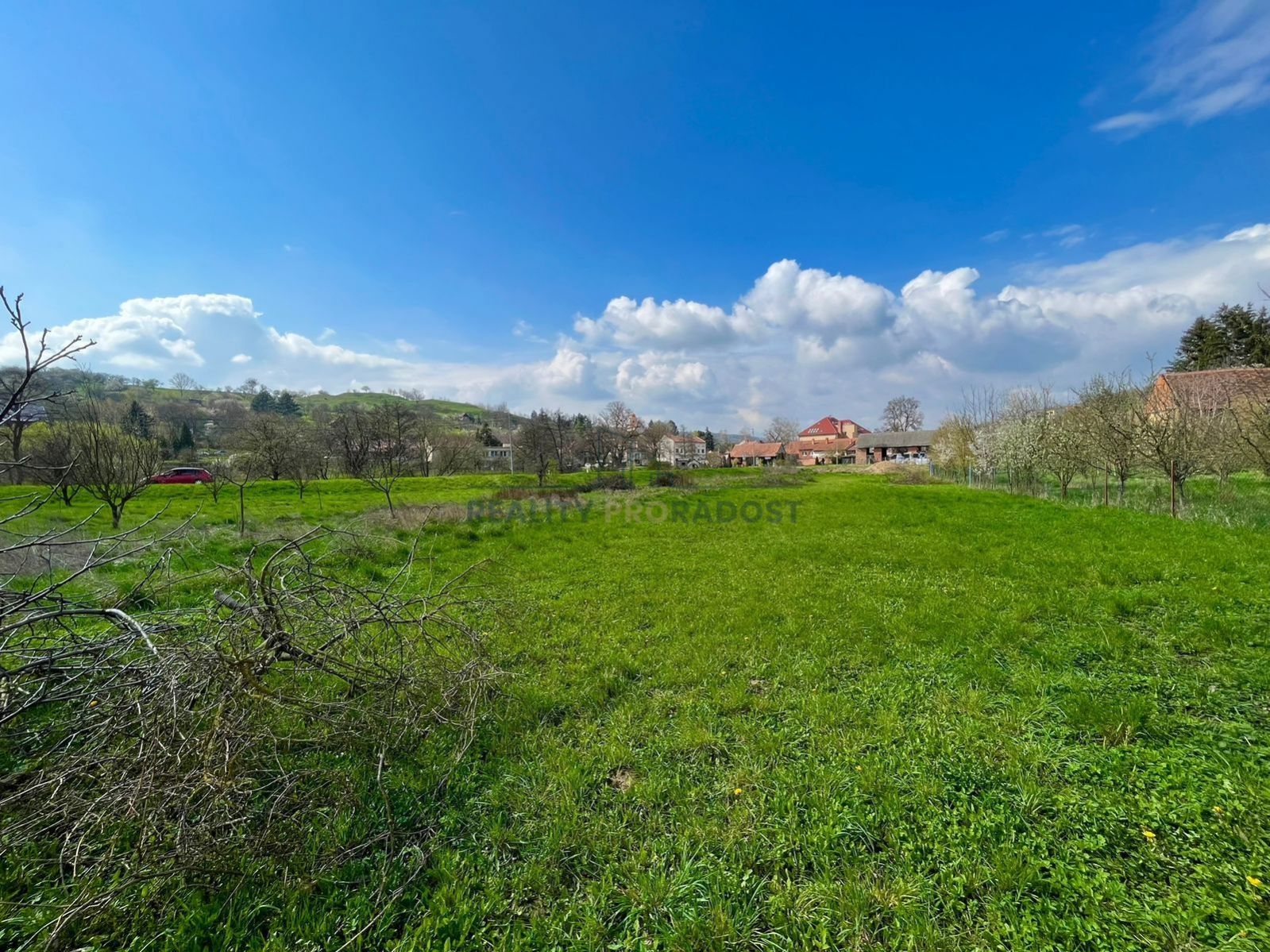 Prodej stavebního pozemku 938,5 m2 v Bohuslavicích u Kyjova, lokalita U Hřiště.