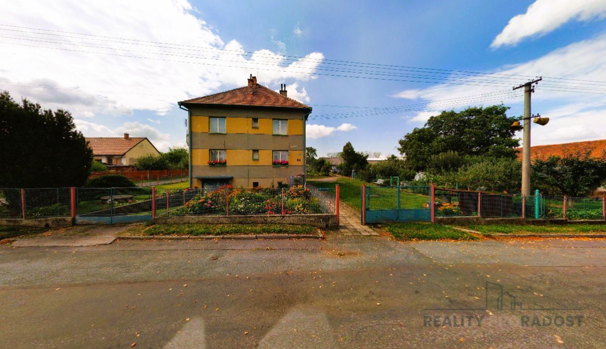 Prodej bytu 3+1 s garáží a zahradou, Morašice -Skupice, obrázek č. 3