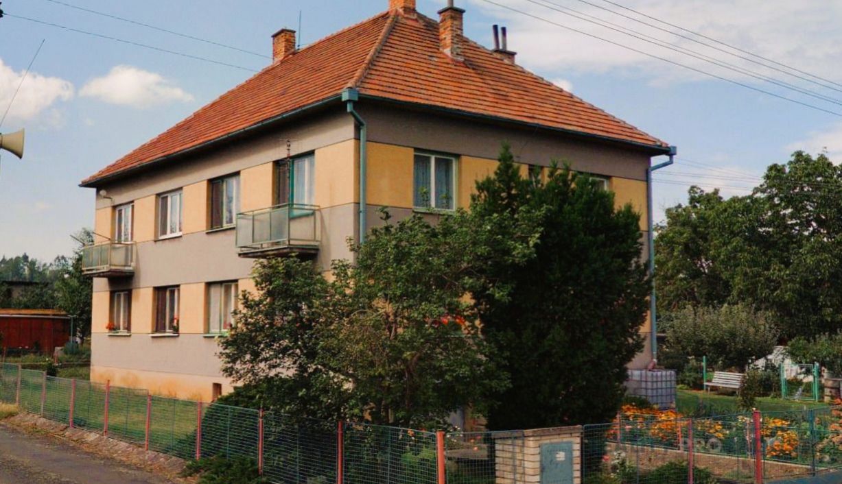 Prodej bytu 3+1 s garáží a zahradou, Morašice -Skupice, obrázek č. 1