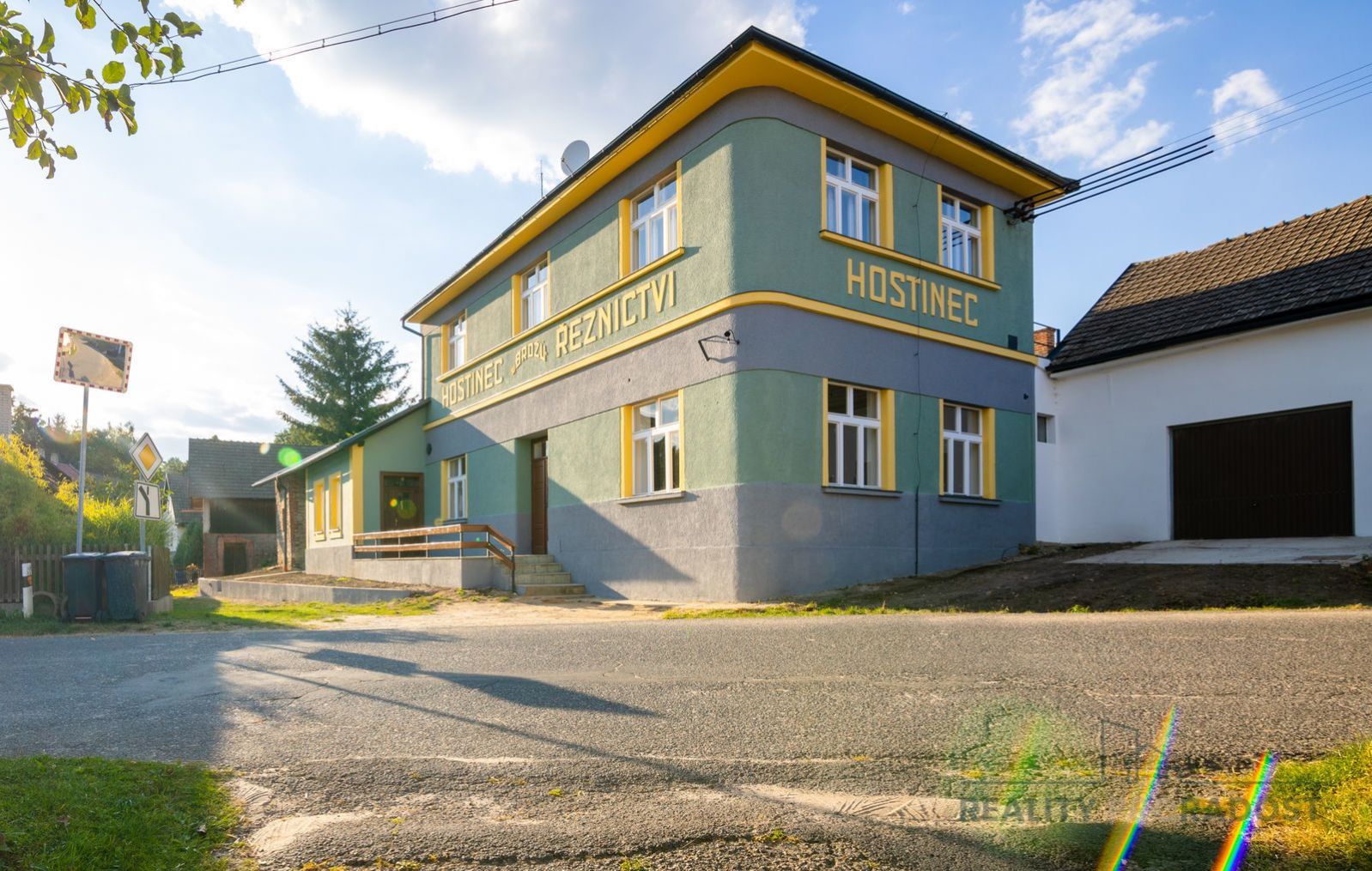Prodej rodinného domu s komerčním prostorem v obci Drahotice (okres Mladá Boleslav), obrázek č. 1