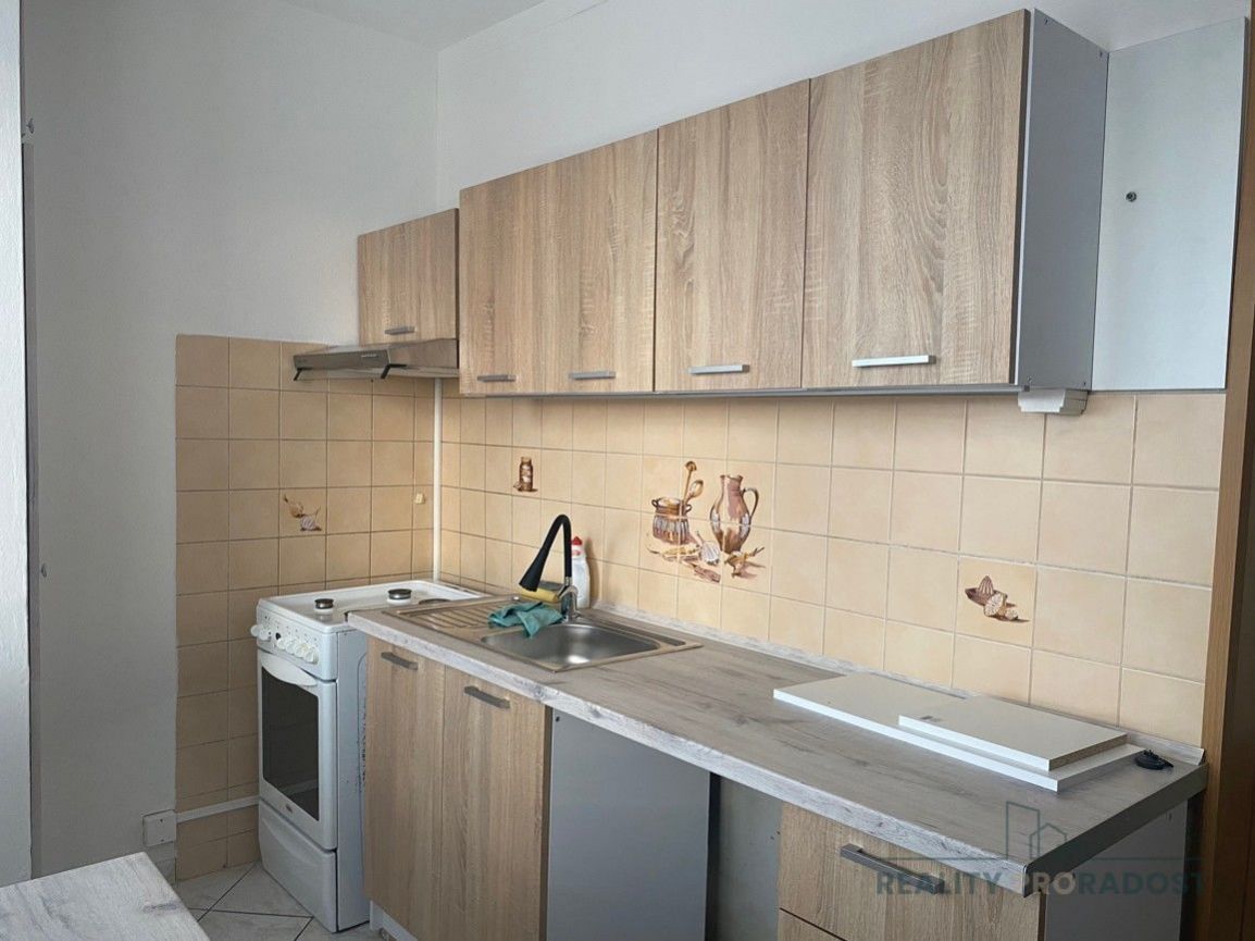 Uherské Hradiště, Malinovského - nabízíme k pronájmu byt 2+1 v zrenovovaném bytě v panelovém domě., obrázek č. 2