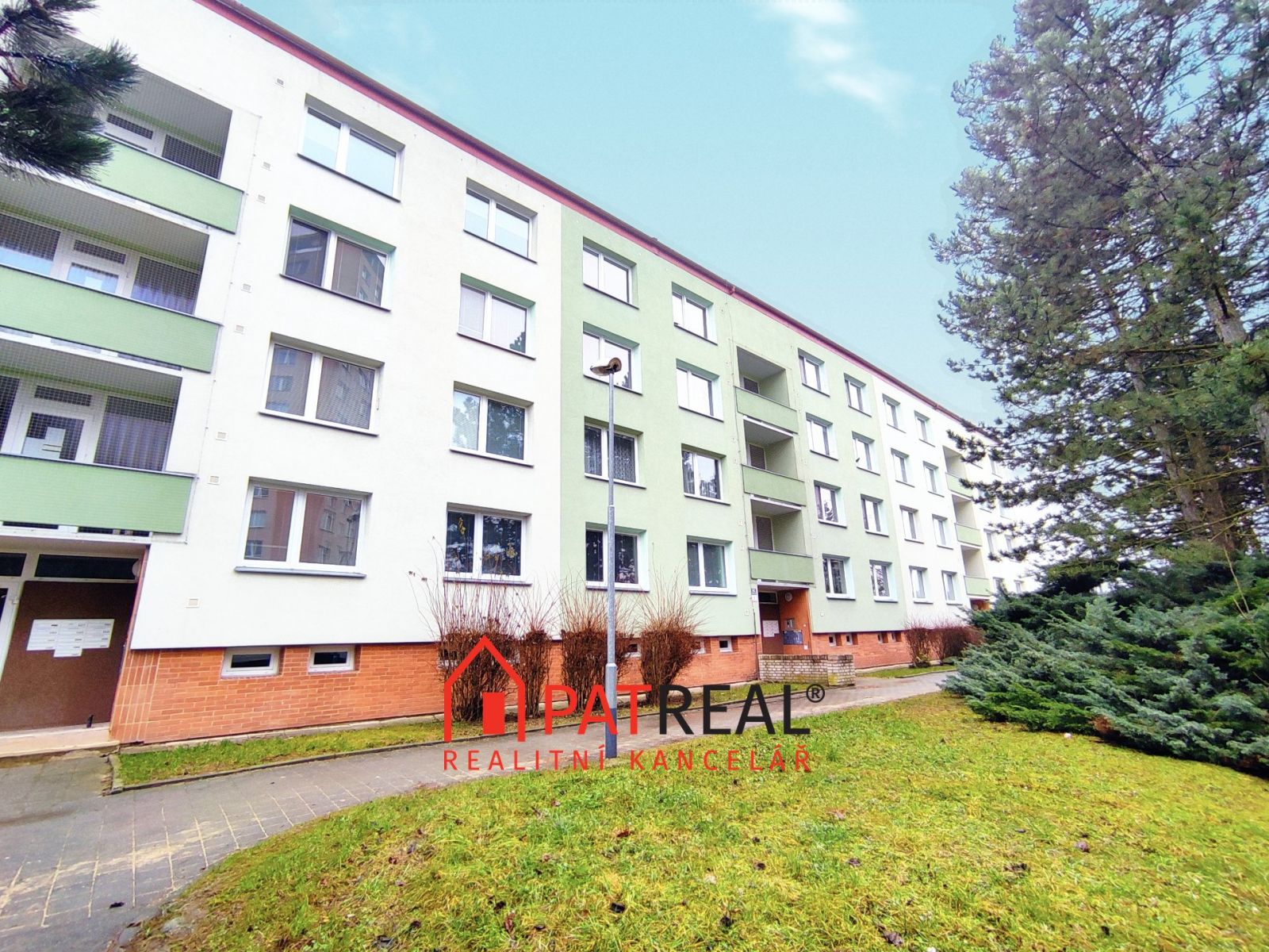 Pronájem prostorného a zařízeného bytu 2+1 s balkonem, 61 m2 - Brno - Kohoutovice, obrázek č. 1