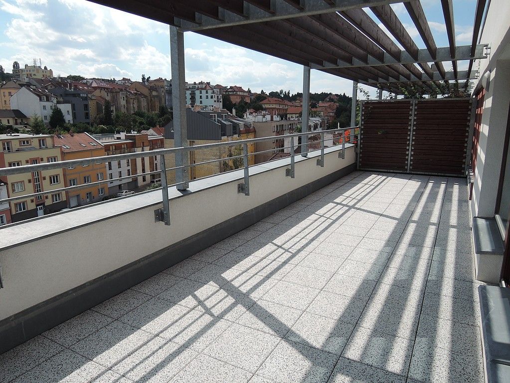Prodej bytu 2+kk, 56 m2 s terasou 42 m2, Praha 5, obrázek č. 3
