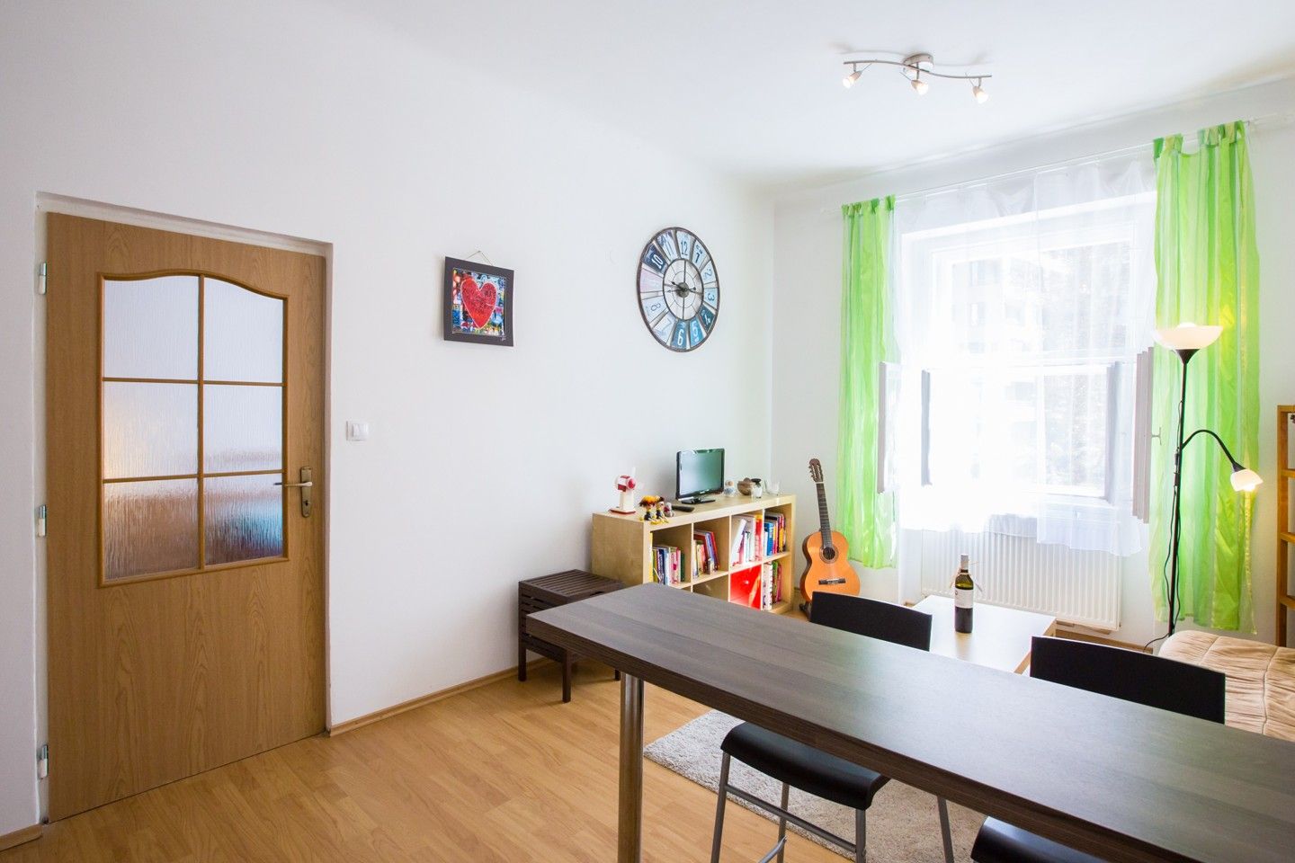 Prodej zařízeného bytu 2+kk, 45 m2, Praha 5, obrázek č. 2