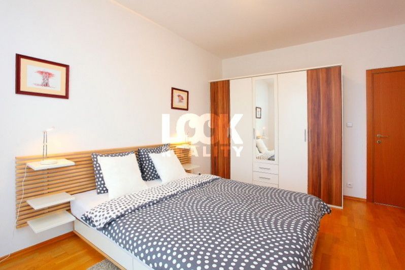 Pronájem, světlý a zařízený byt 2+kk, 50 m2, Heinemannova, Praha 6 , terasa, balkon, kratkodobě, obrázek č.9