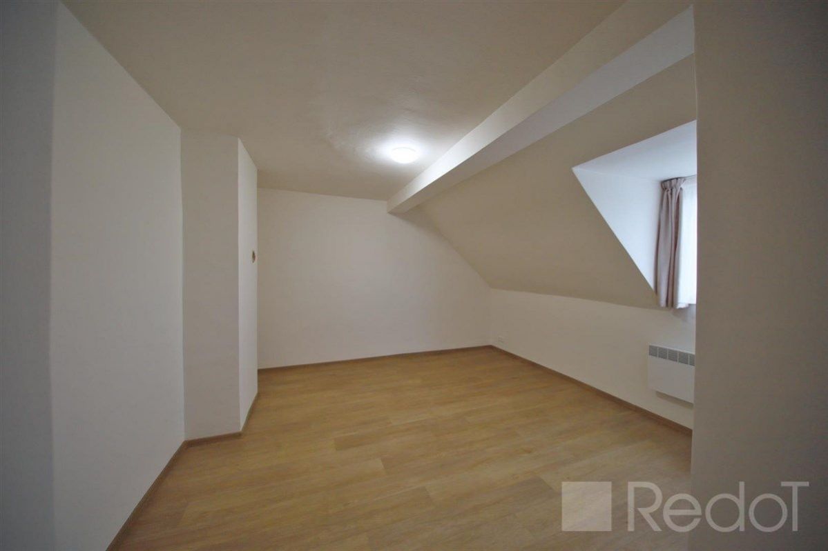 Pronájem bytu po rekonstrukci, 2+1, 57 m2, Doubí Karlovy Vary, obrázek č. 1