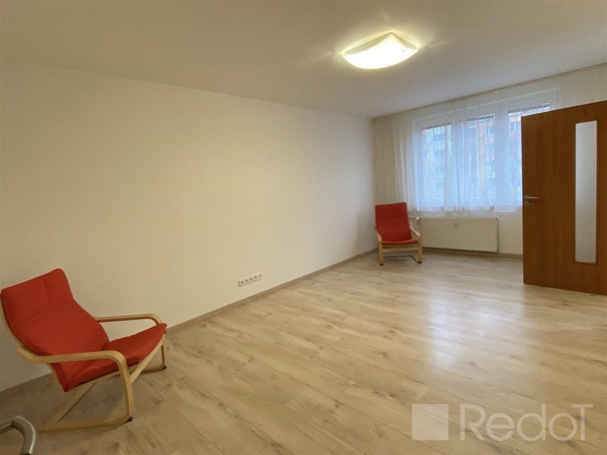 Byt 2+1, 61 m2 s lodžií v mezipatře, Karlovy Vary, Drahovice, obrázek č. 2