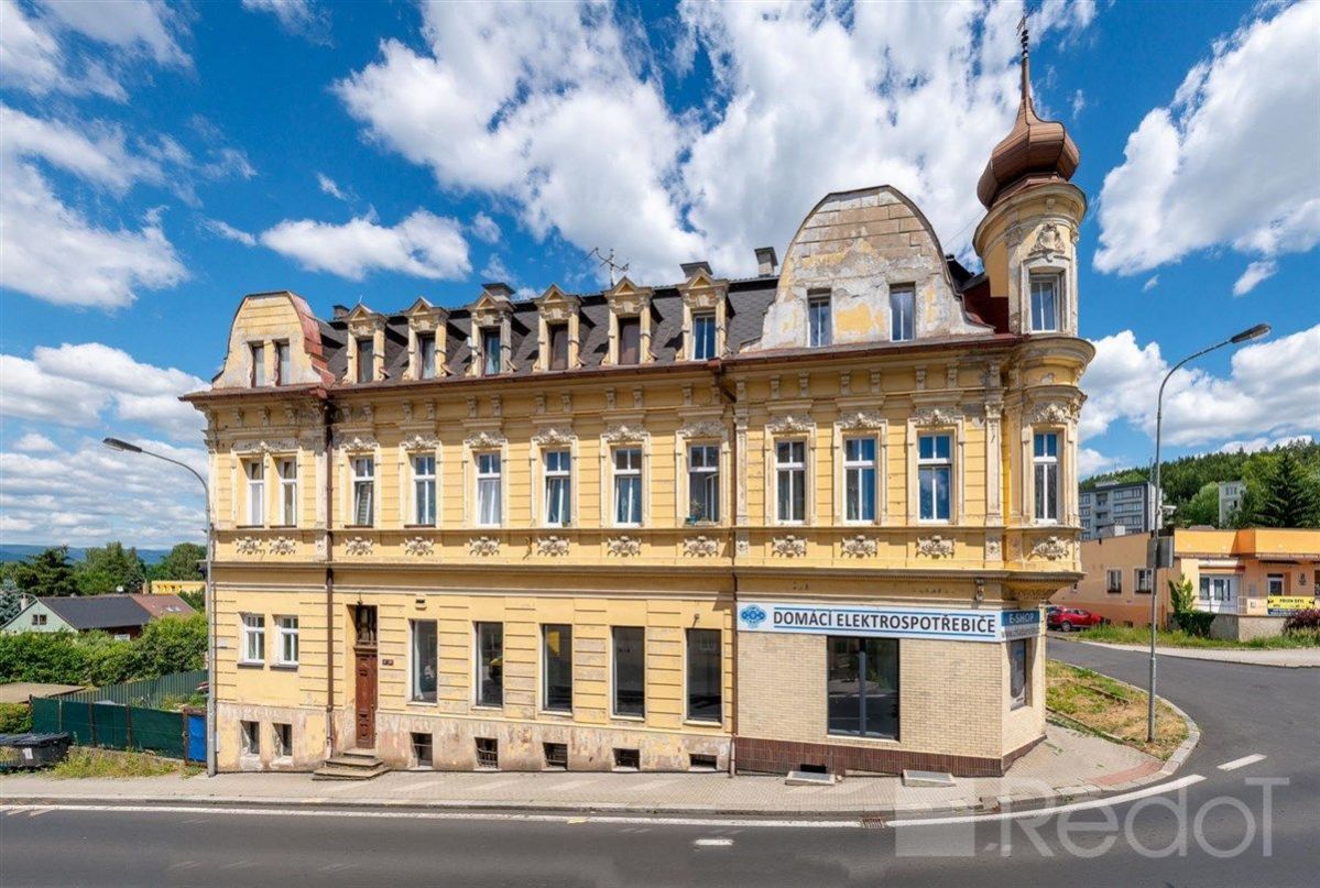 Pronájem bytu 3+1 v secesním domě, Doubí, Karlovy Vary, obrázek č. 2