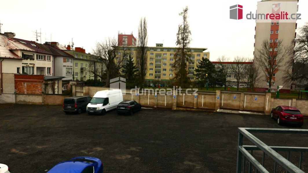 Parkování - parkovací místa na uzavřeném hlídaném parkovišti v Ml.Boleslavi -pronájem, obrázek č. 1