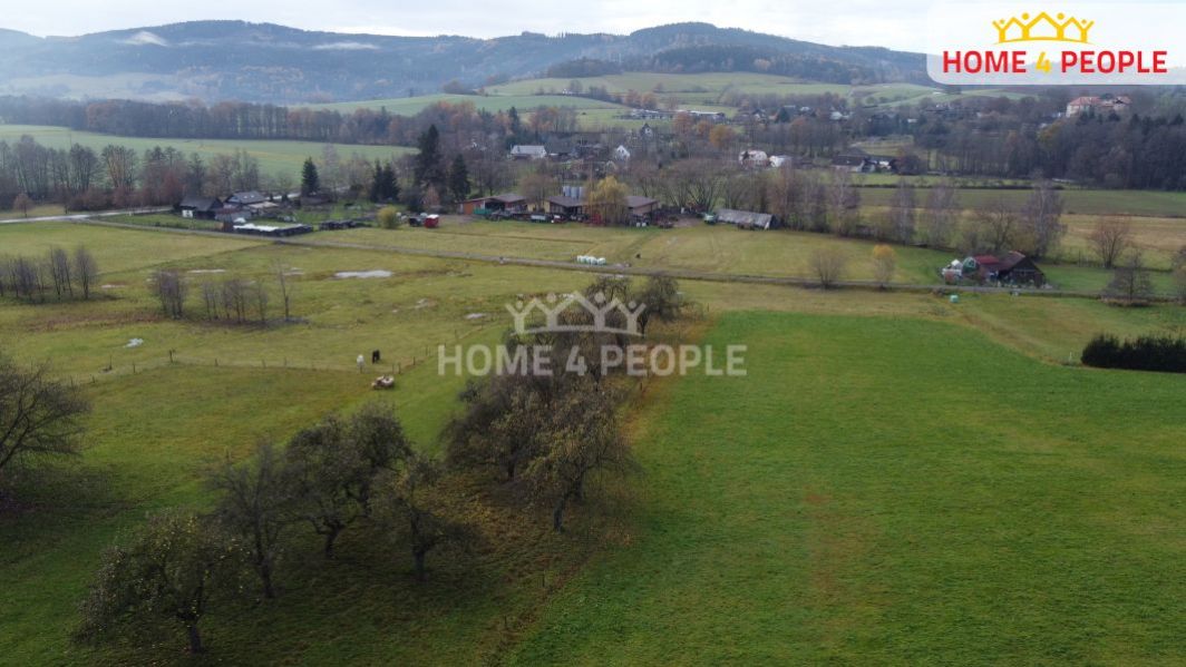 Prodej souboru investičních pozemků v Šumavském městečku Strážov u Klatov o celkové velikosti 9449 m