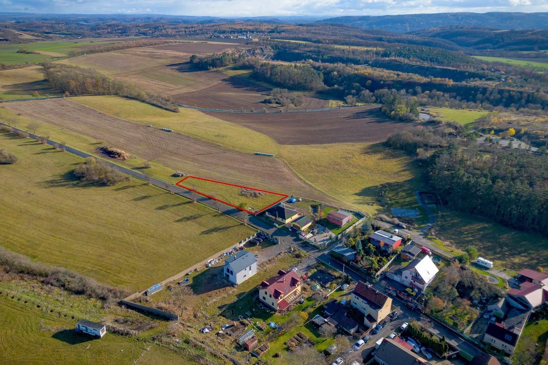 Prodej pozemku pro stavbu RD,  948 m2 , Mořina - Trněný Újezd, obrázek č. 2
