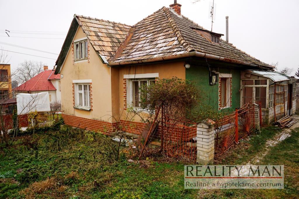 Ponúkame Vám na predaj 3 izbový rodinný dom 5 minút od centra obce Čachtice, obrázek č. 1