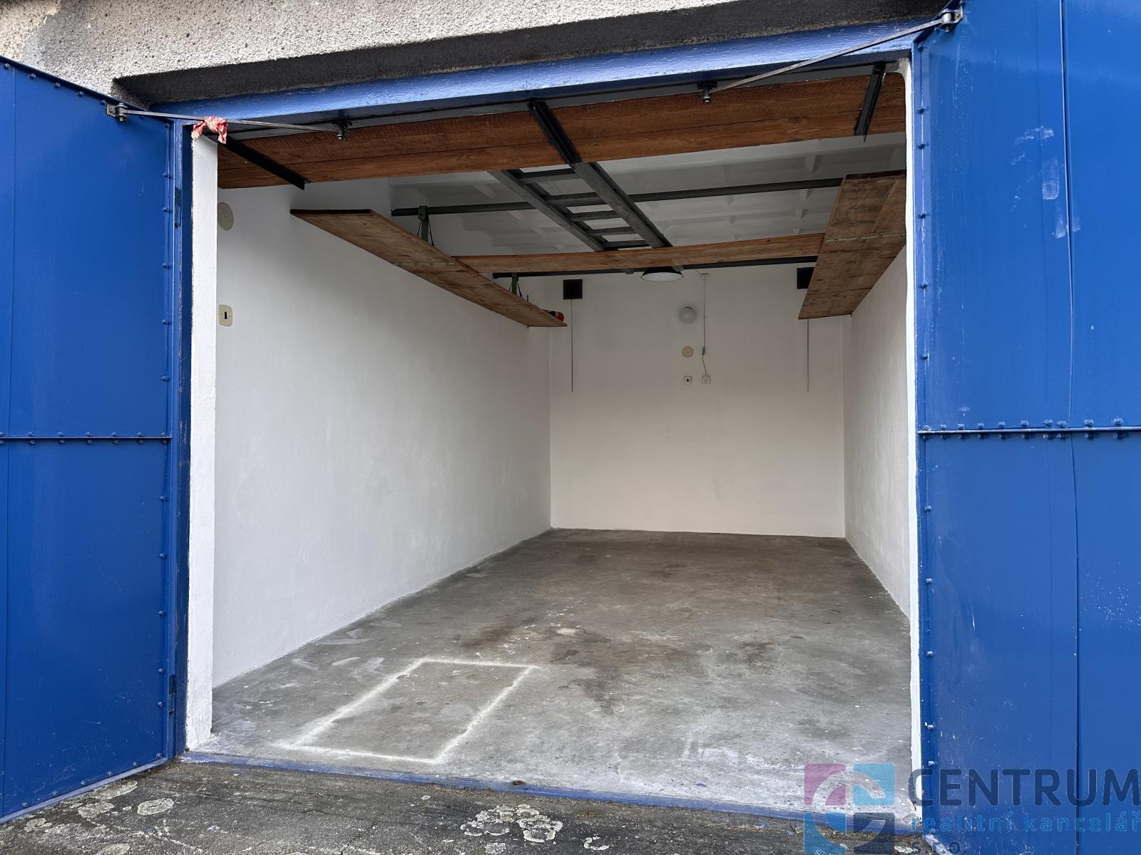 Prodáváme exkluzivně garáž, zastavěná plocha 18 m2, ul. Slepá, obrázek č. 2