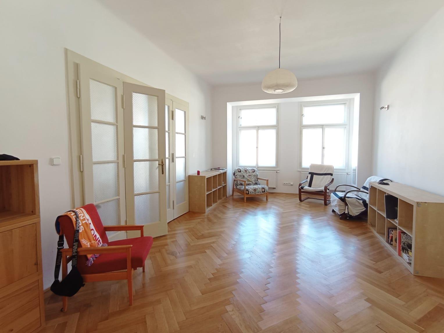 Krásný prostorný byt na Korunovační ulici u Stromovky, obrázek č. 3