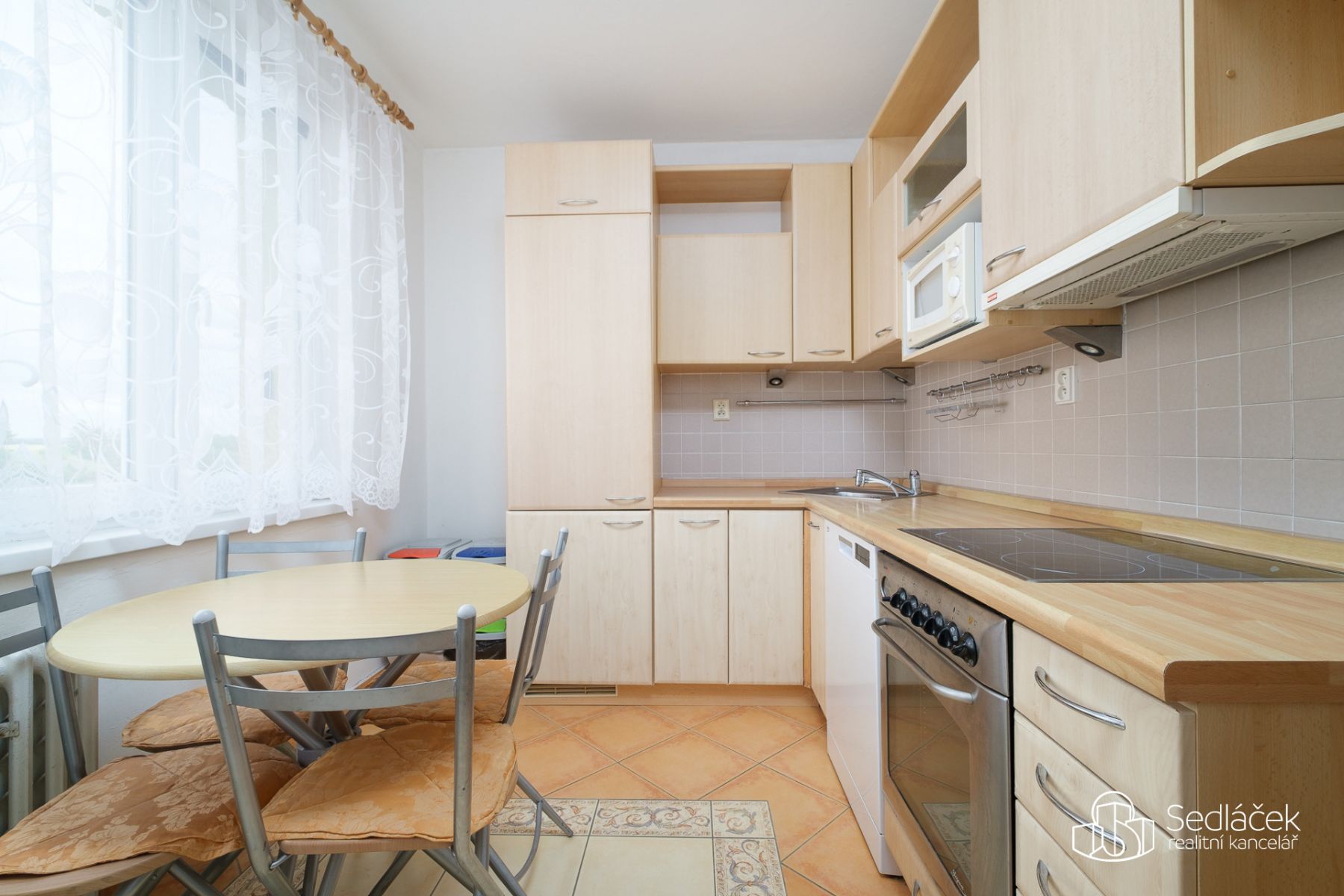 Prodej prostorného bytu 4+1 s balkonem a nízkými náklady na bydlení
