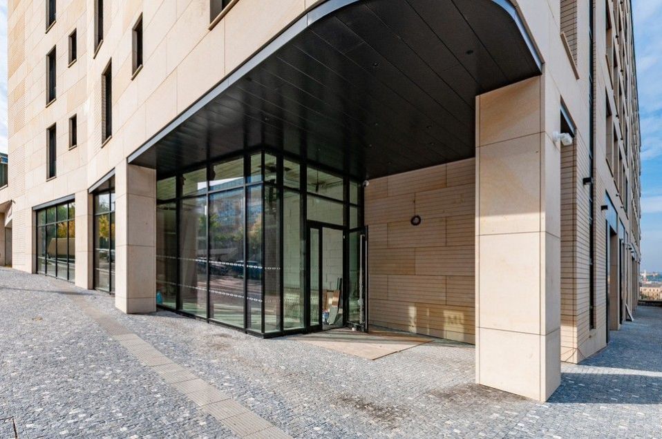 Pronajato! Obchodní prostor k pronájmu, 528 m2, v novostavbě Rezidence Churchill, Vinohrady, Praha 2, obrázek č. 2