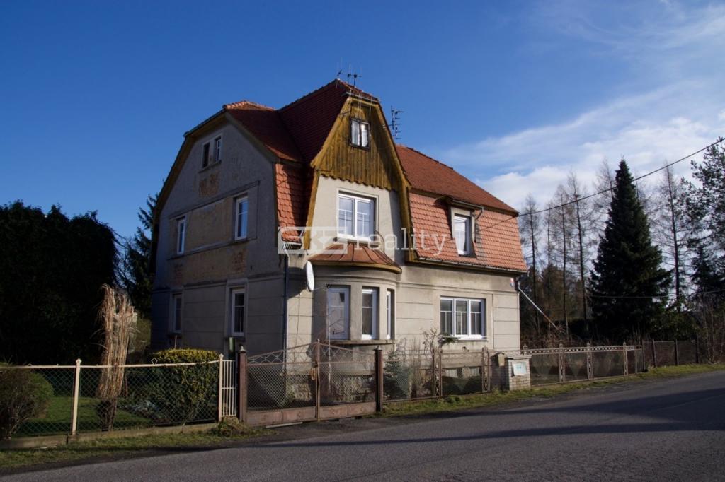 Rodinná vila 6+1 s garáží a velkým pozemkem v Jiříkově, okres Děčín