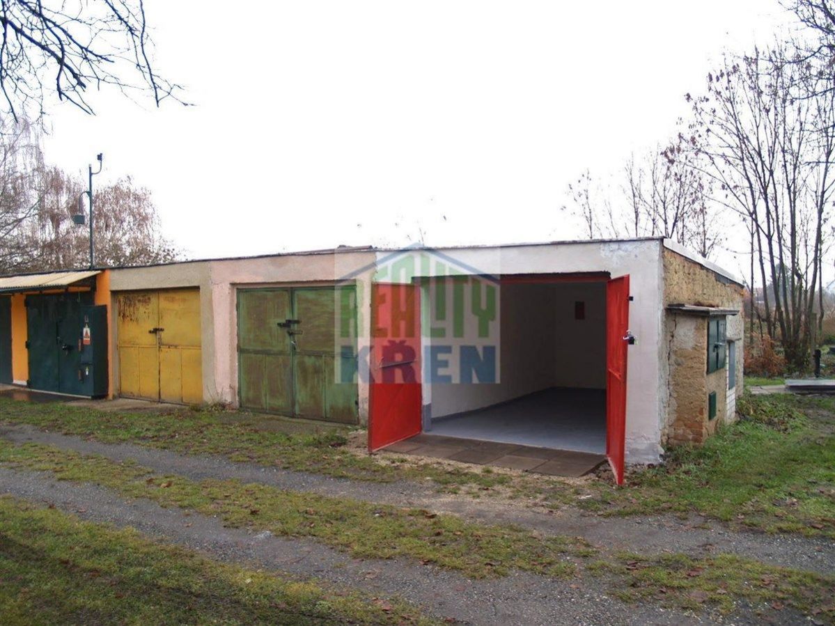 Pronájem prostorné garáže 18m2 s elektřinou, Praha 6 - Suchdol, obrázek č. 3