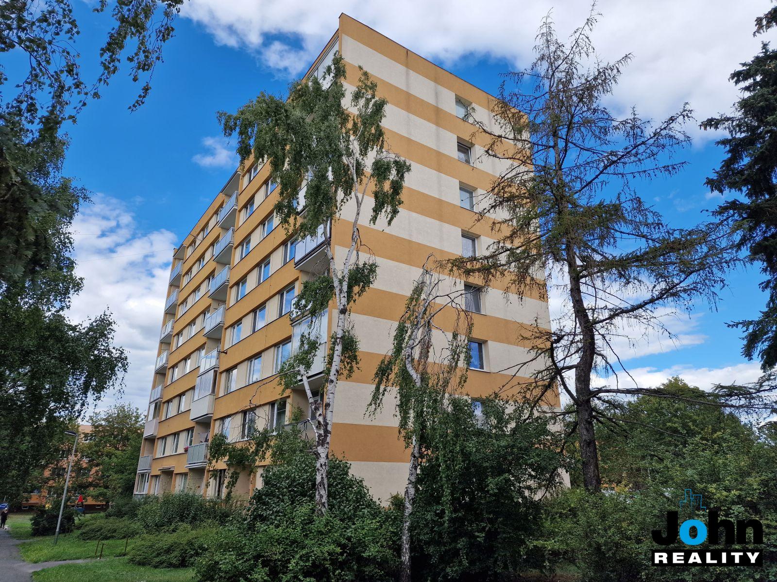 Prodej bytu 3+1+balkón v Lounech, ul. J. Schovánka