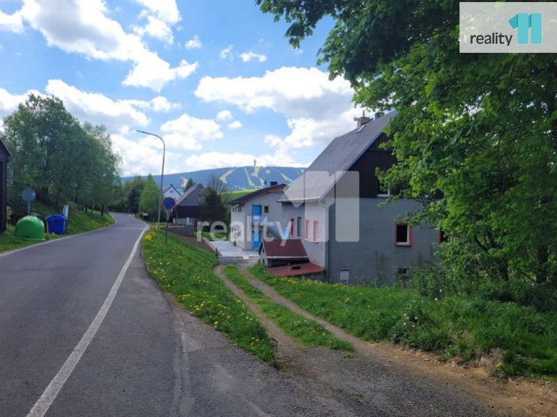 Prodej velkého domu (penzionu), pozemek 2.288 m2, kousek od Skiareál Klínovec, obrázek č. 2