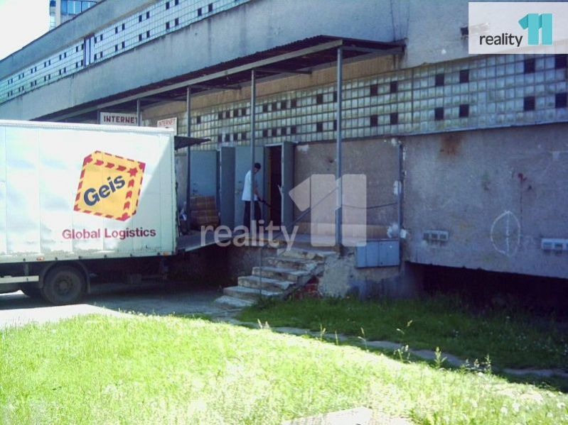 pronájem skladu 15 m2 s rampou v přízemí v obchodním domě Bohemia v Ostravě Porubě, obrázek č. 3