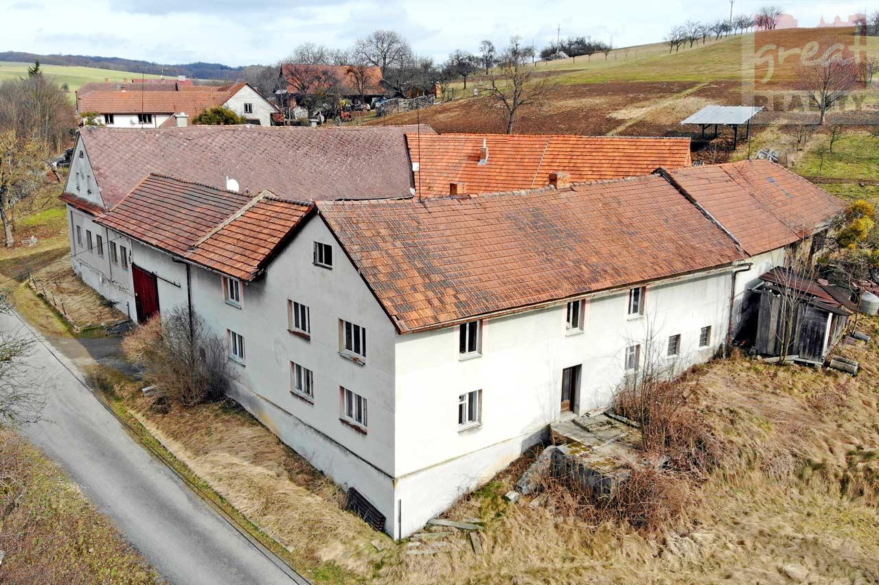 Prodej domu - zemědělské usedlosti se zrekonstruovaným bytem 3+1 v obci Jindřichov