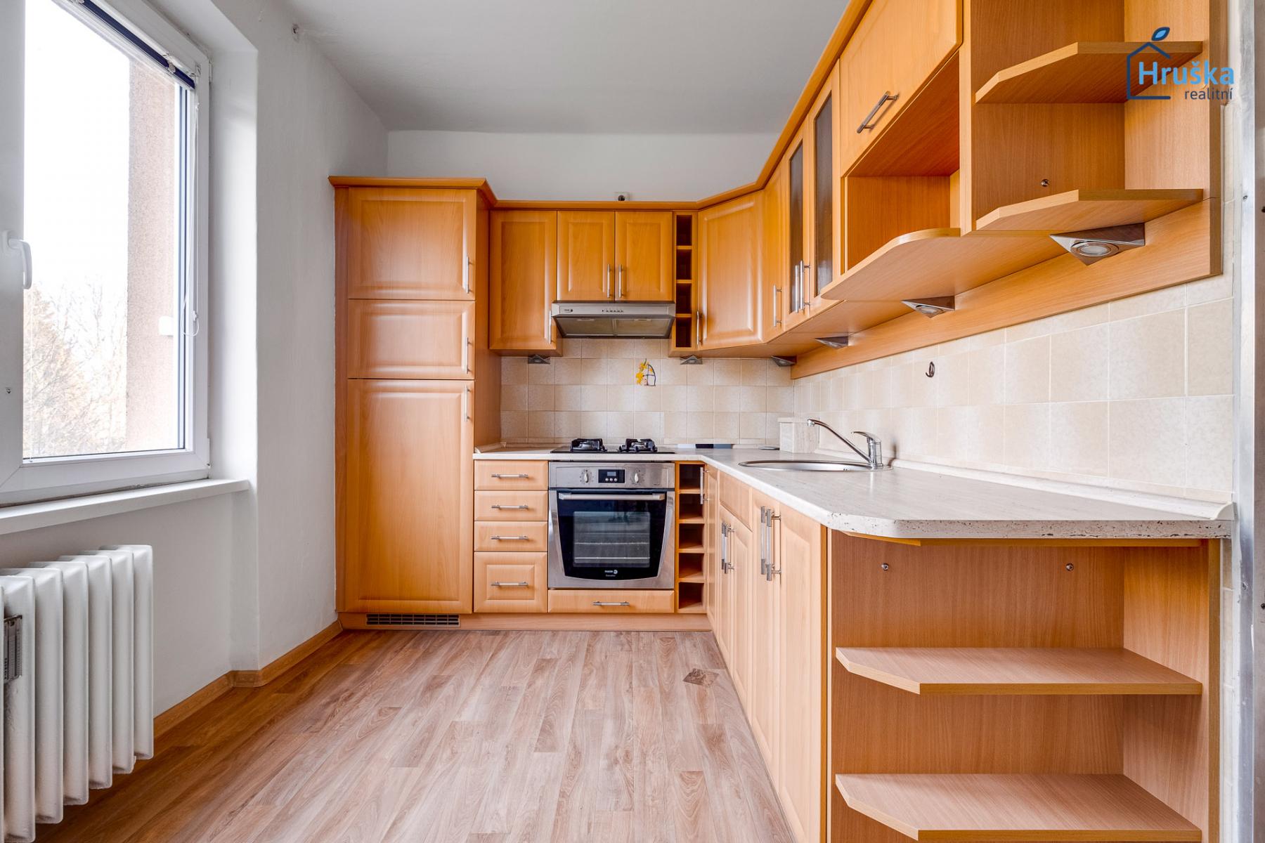 Prodej bytu 3+1, 64 m2 s balkonem ul. Generála Sochora, Ostrava-Poruba