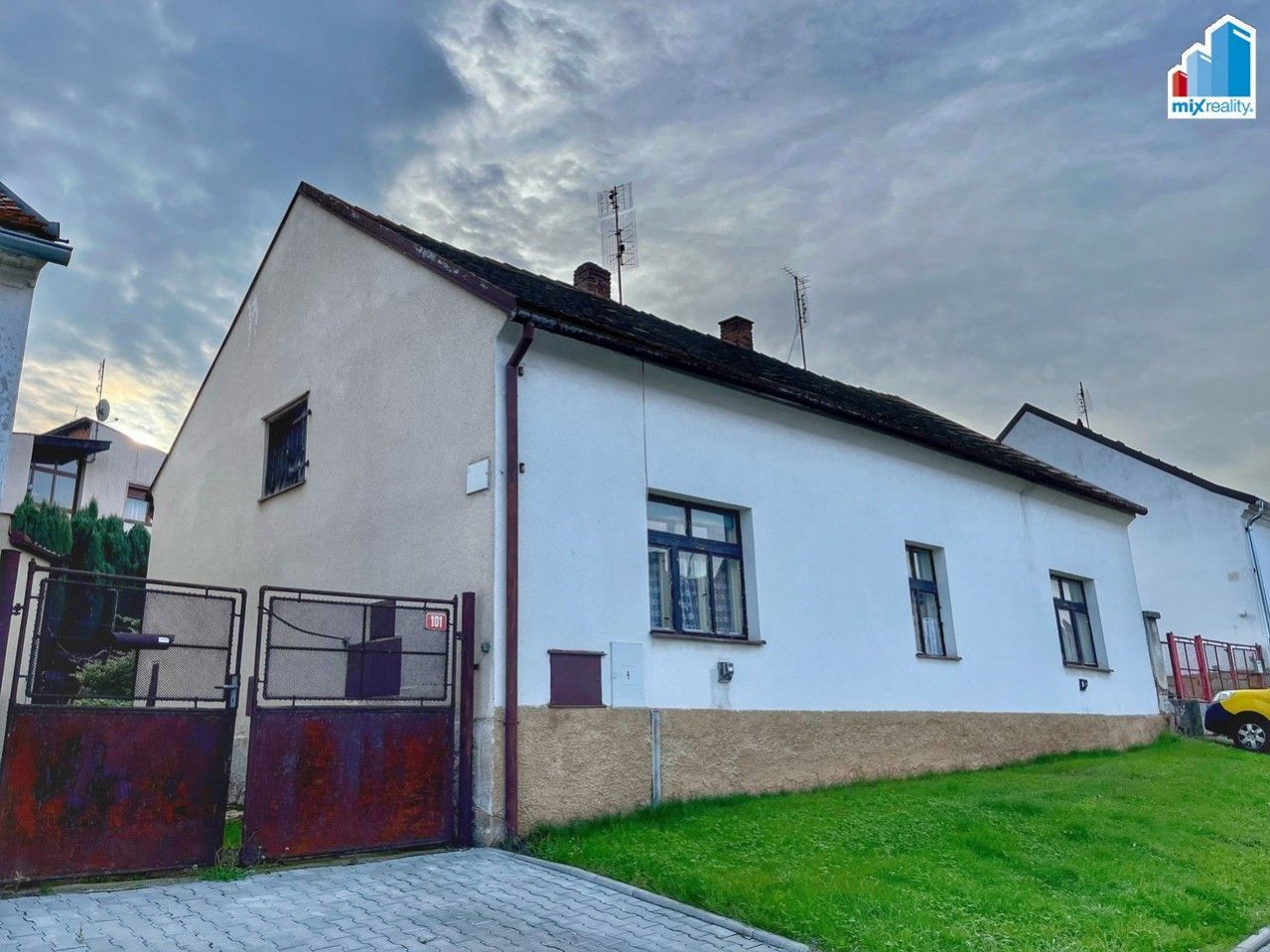 Prodej - Rodinný dům 4+1 s garáží a kůlnou v obci Zbůch, okres Plzeň - sever, obrázek č. 2
