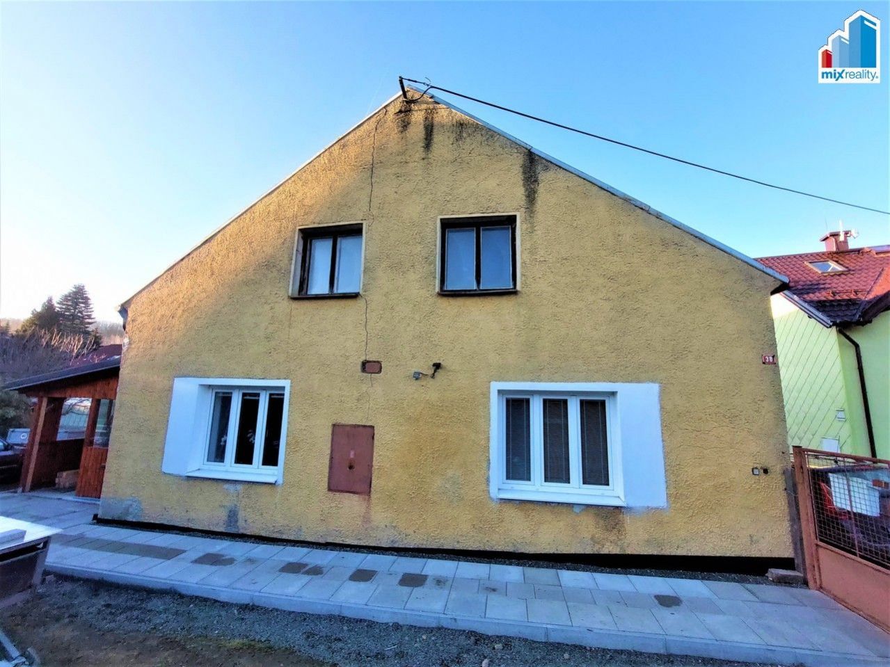 Prodej vybaveného rodinného domu se zahradou, terasou a garáží v obci Studánka, obrázek č. 1