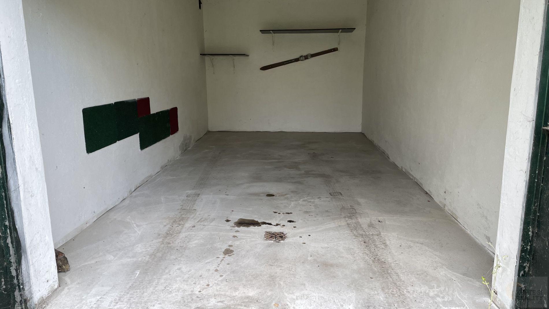 Nabízíme Vám k pronájmu garáž o velikosti 20 m2 na ul. Čelakovského v Ostravě-Mariánských Horách., obrázek č. 2