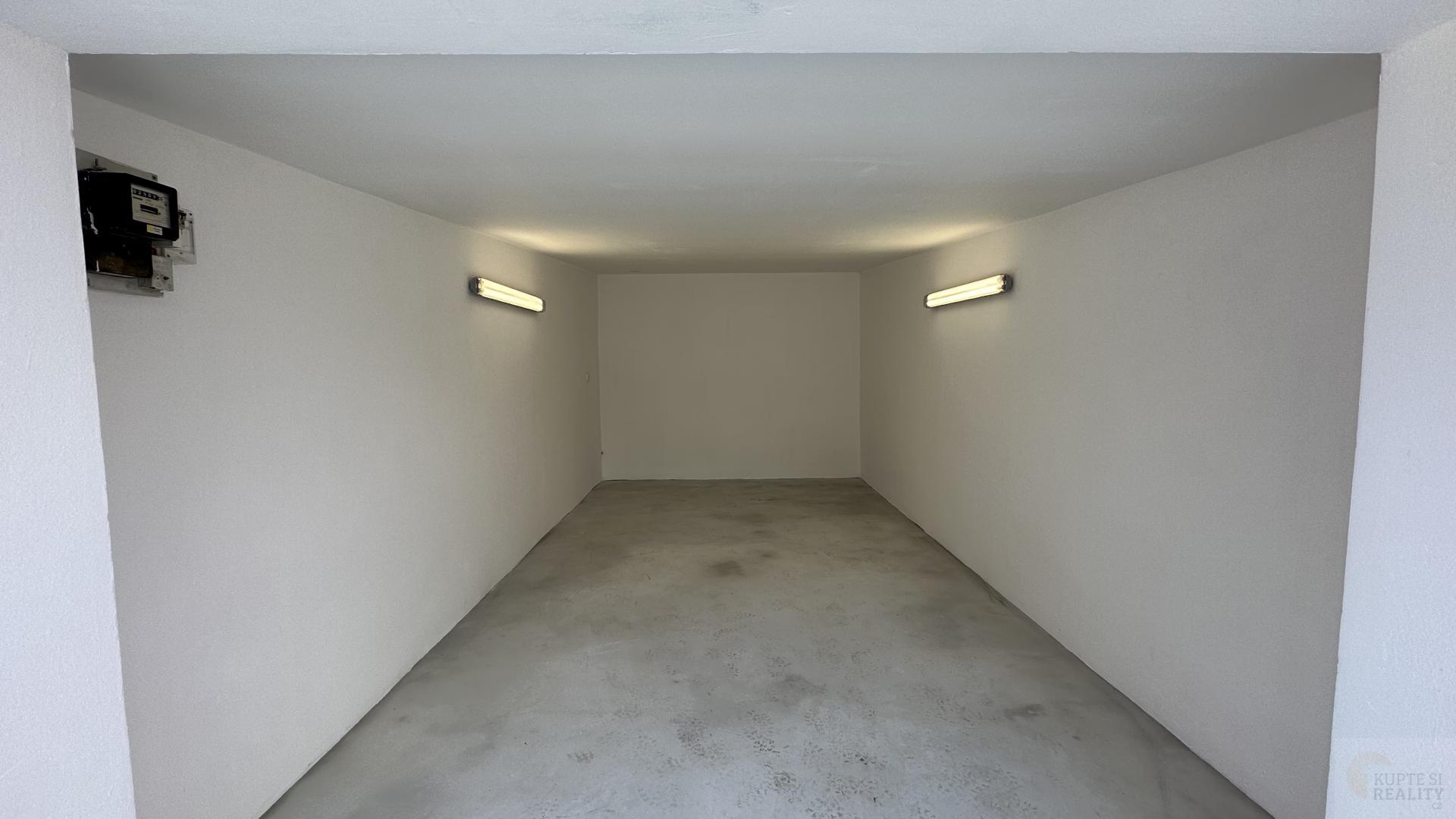 Nabízíme Vám k prodeji garáž o velikosti 21 m2 na ul. Jarošova v Havířově., obrázek č. 3