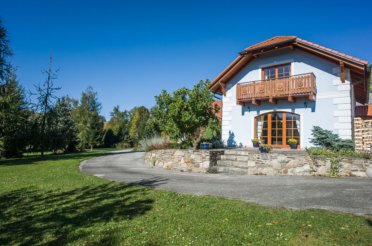 Prodej areálu se dvěma rodinnými domy, luxusní bydlení v obci Suš (Lipno), obrázek č.5