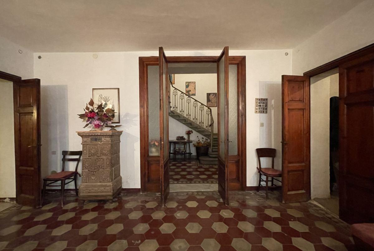 Prodej vily v Santo Pietro Belvedere, Itálie, tři bytové jednotky, 480 m2, obrázek č. 1