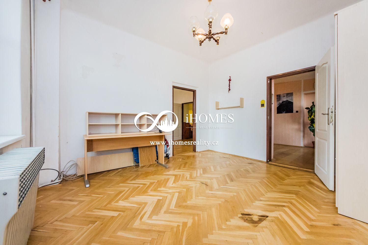 Na prodej ČD 19 bytu a kancelař 1200m2 bytové plochy pozemek 600 m2 Praha 7 Holešovice.