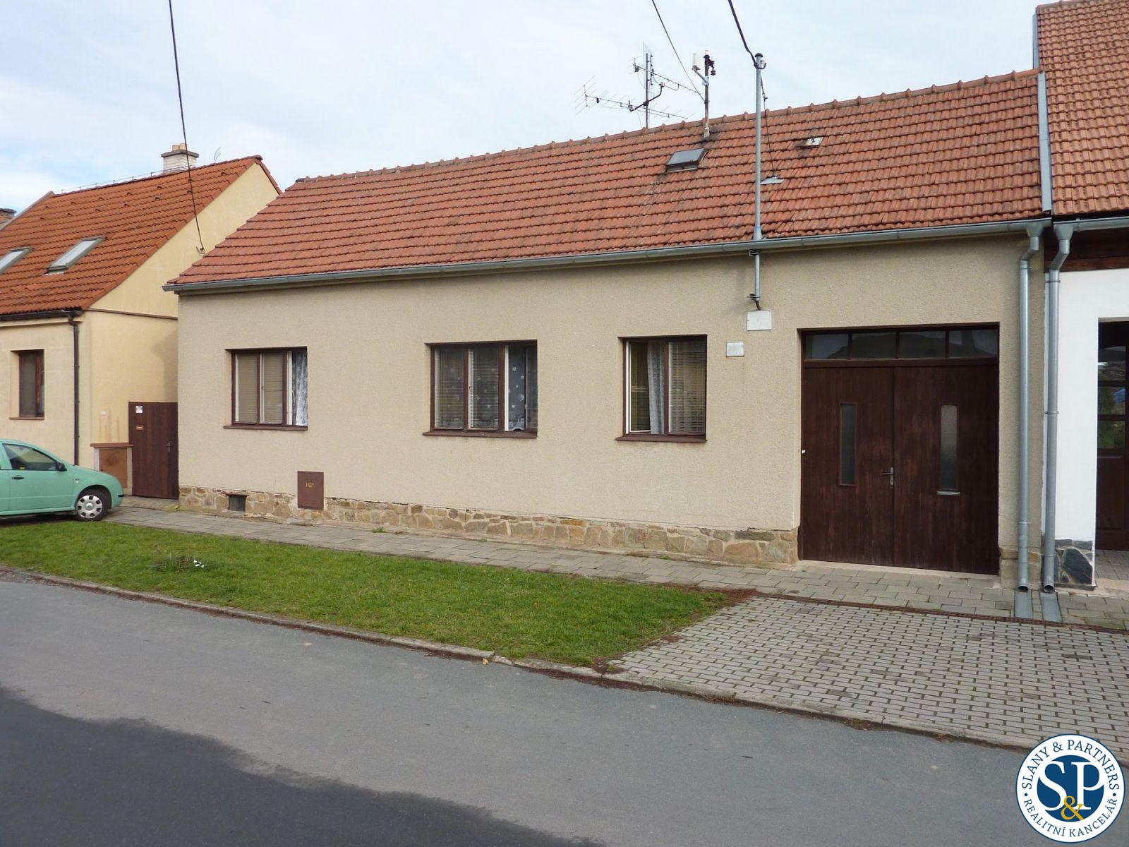 Rodinný dům 5+1 se zahradou a garáží, pozemek 780 m2, Tetčice