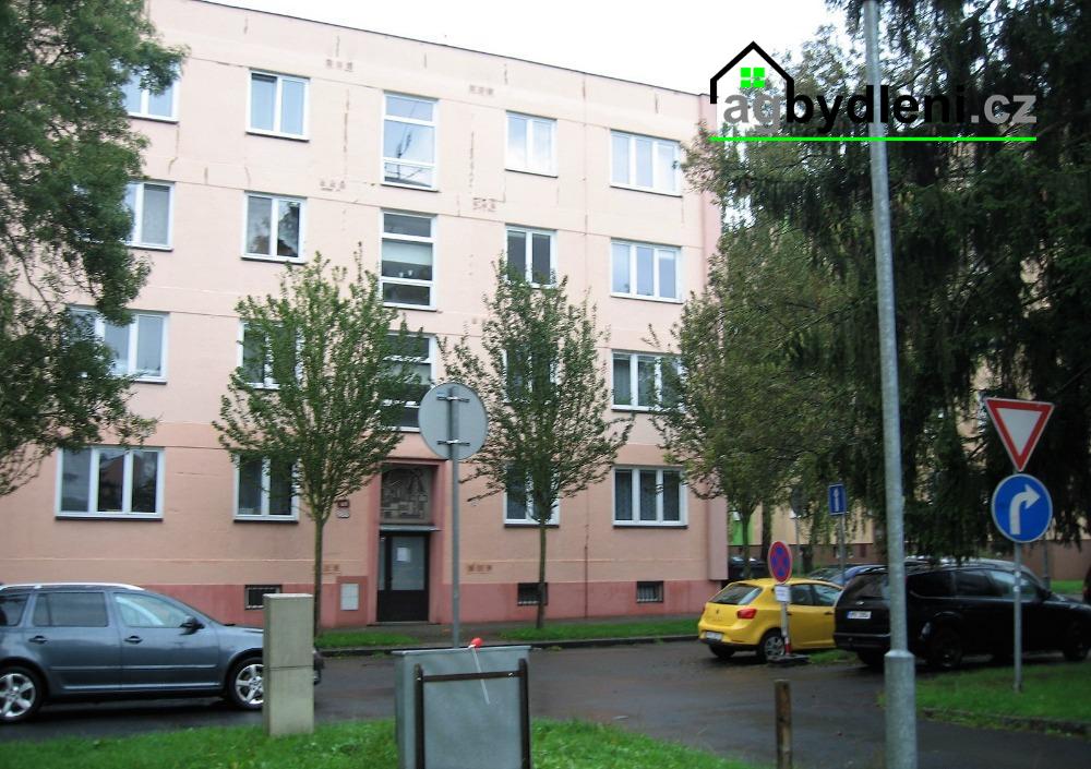 Pronájem bytu 2+1 s balkonem v ulici Blatenská, část Slovany, Plzeň, obrázek č. 1