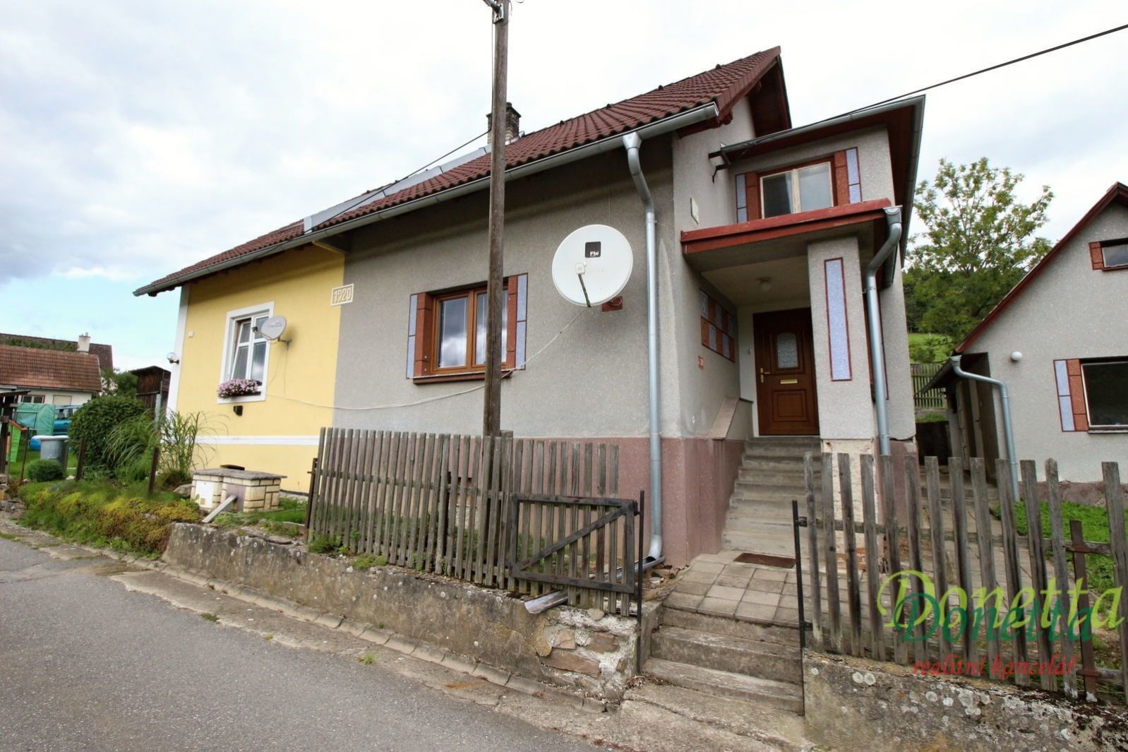 Prodej RD 3+kk s vedlejšími stavbami, pozemek 334 m2, klidné místo v obci Unčín, obrázek č. 1