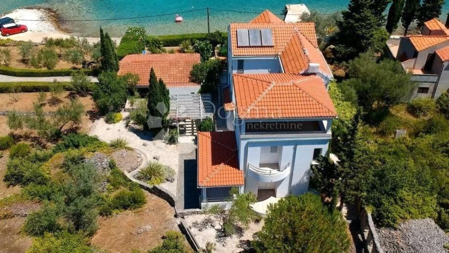 Prodej vily v 1. řadě na břehu Jaderského moře, 440 m2, ostrov Mali Iž, Zadar, obrázek č. 2