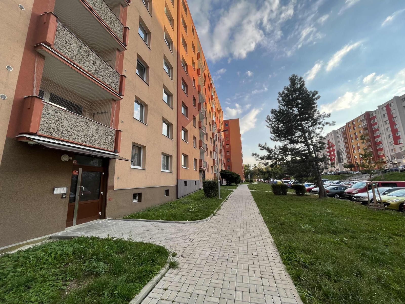 Nabízíme pronájem bytové jednotky 3+1 v ulici SNP, Jirkov.