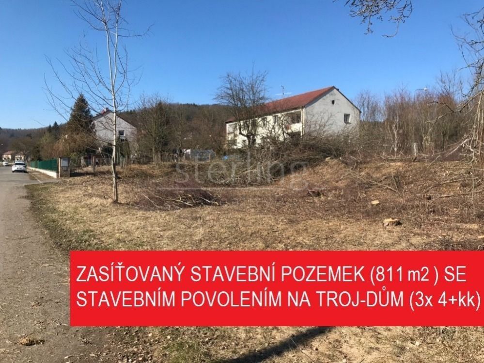 Prodej pozemku (811 m2) se stavebním povolením na trojdům;Třebenice - Štěchovice, okr. Praha-západp, obrázek č. 1