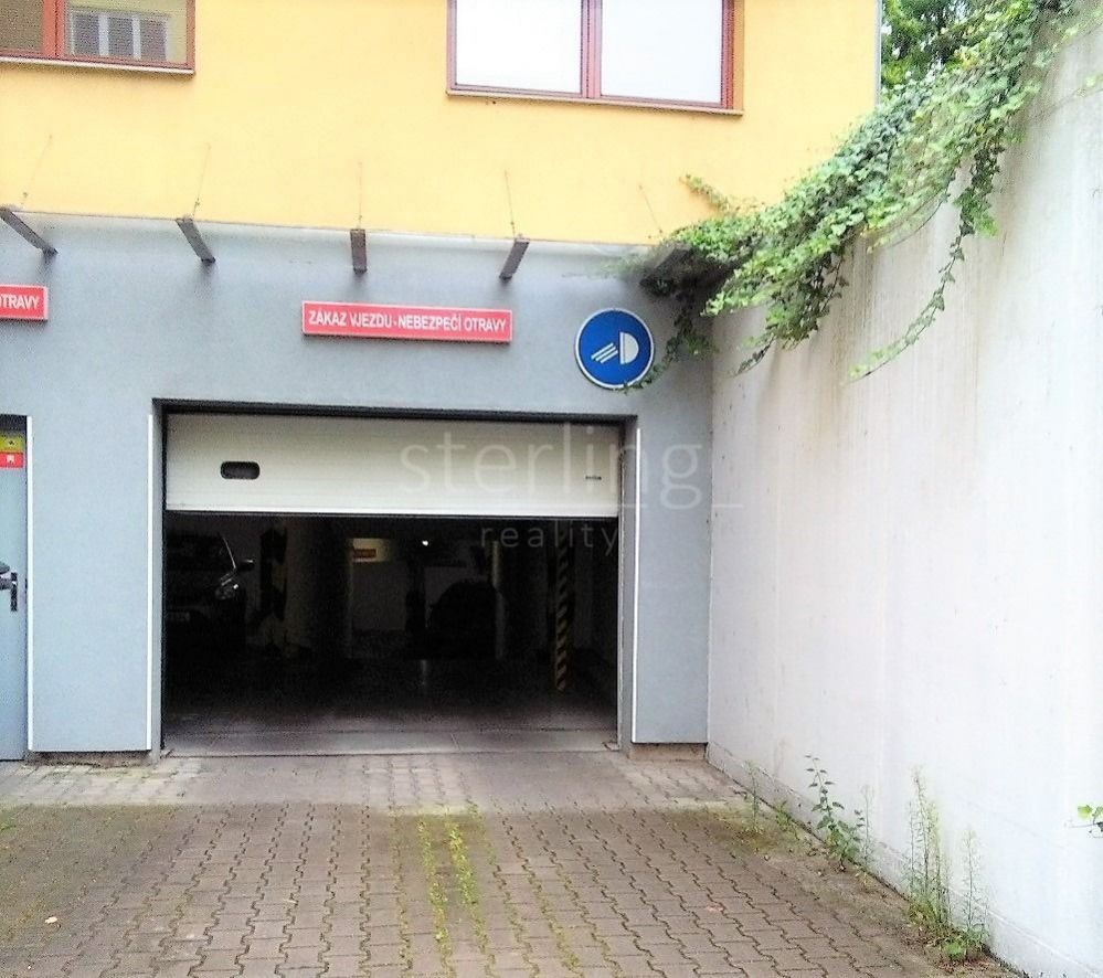 Pronájem parkovacího stíní na Praze 4 - Podolí, ul. Dvorecká, obrázek č. 2