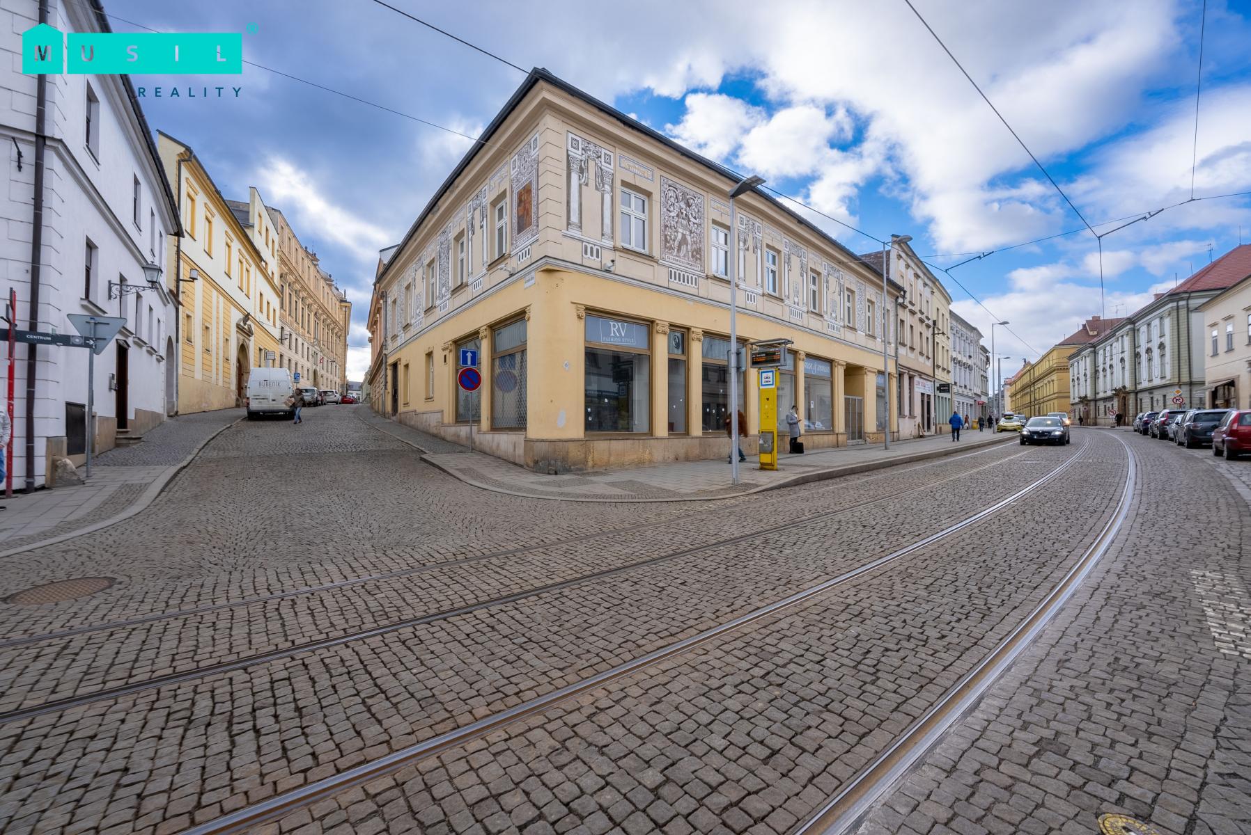 Pronájem exkluzivního bydlení o dispozici 3+kk v historickém centru města Olomouce. , obrázek č. 3