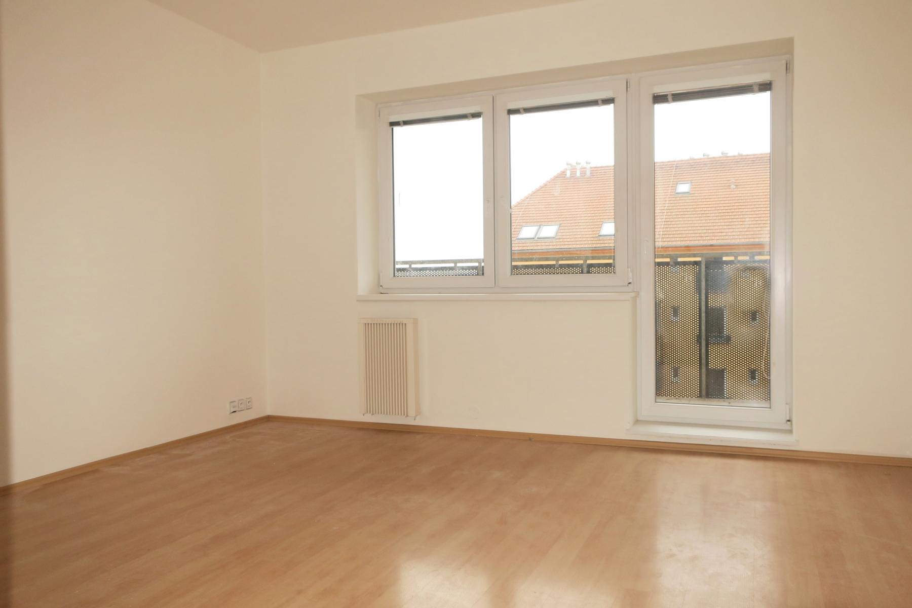 Pronájem bytu 1+kk s balkonem a sklepem v Brně - Řečkovicích, obrázek č. 2